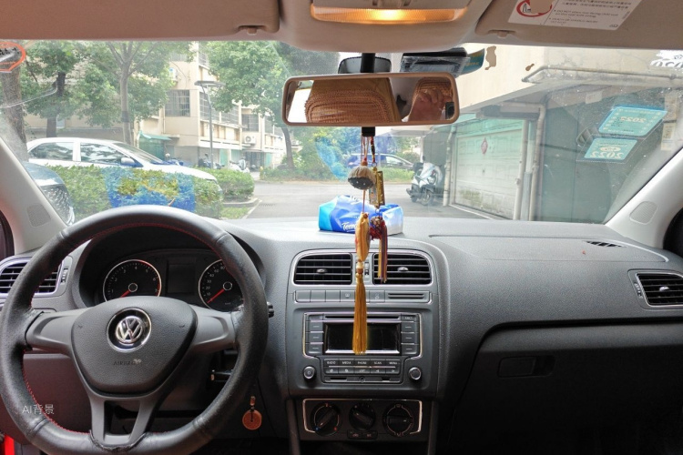 Volkswagen Polo 2016 car image #11