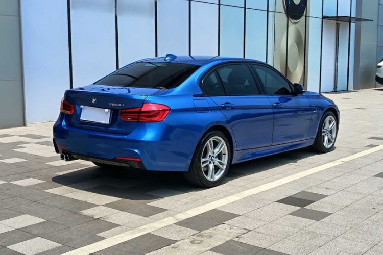 BMW 3 Series 2019 #16 BMW 3 Series 2019 car image #16