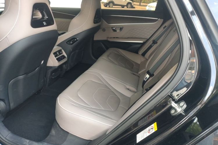 BYD Han 2024 car image #17