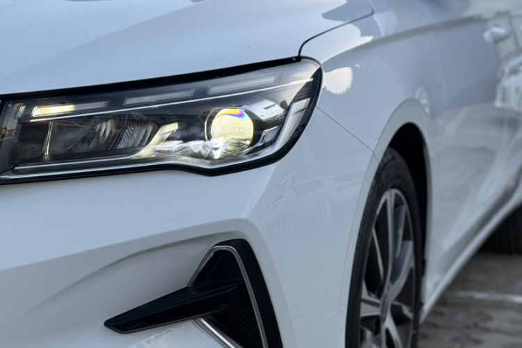 GEELY Emgrand 2021 car image #6