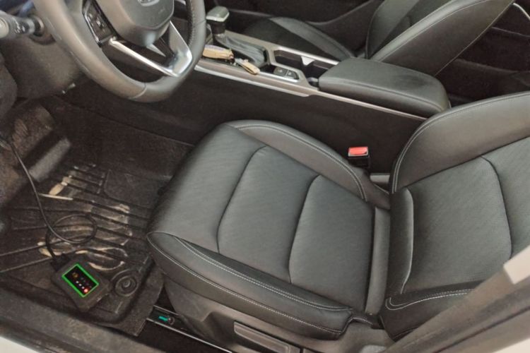 GEELY Emgrand 2022 car image #15