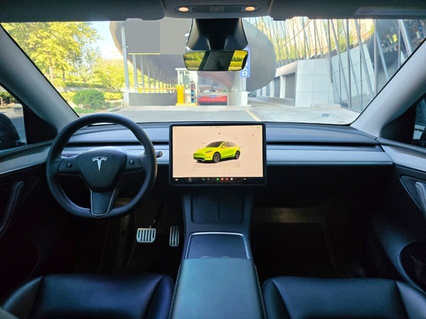 Tesla Model Y 2024 car image #6