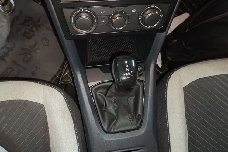 Volkswagen Tharu 2025 car image #14