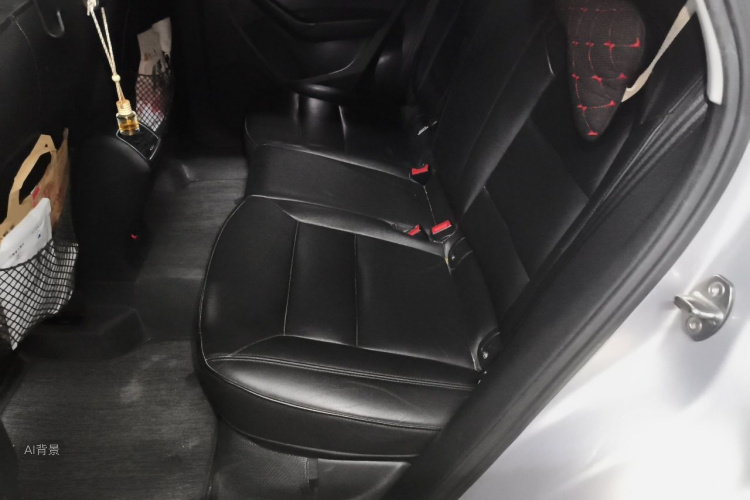 Audi Q3 2014 car image #19