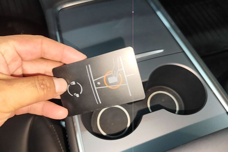 Tesla Model 3 2022 car image #9
