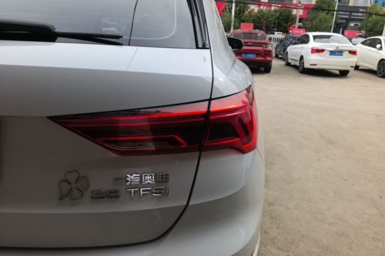 Audi Q3 2019 #8 Audi Q3 2019 car image #8