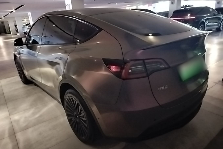 Tesla Model Y 2023 #5 Tesla Model Y 2023 immagine di auto #5