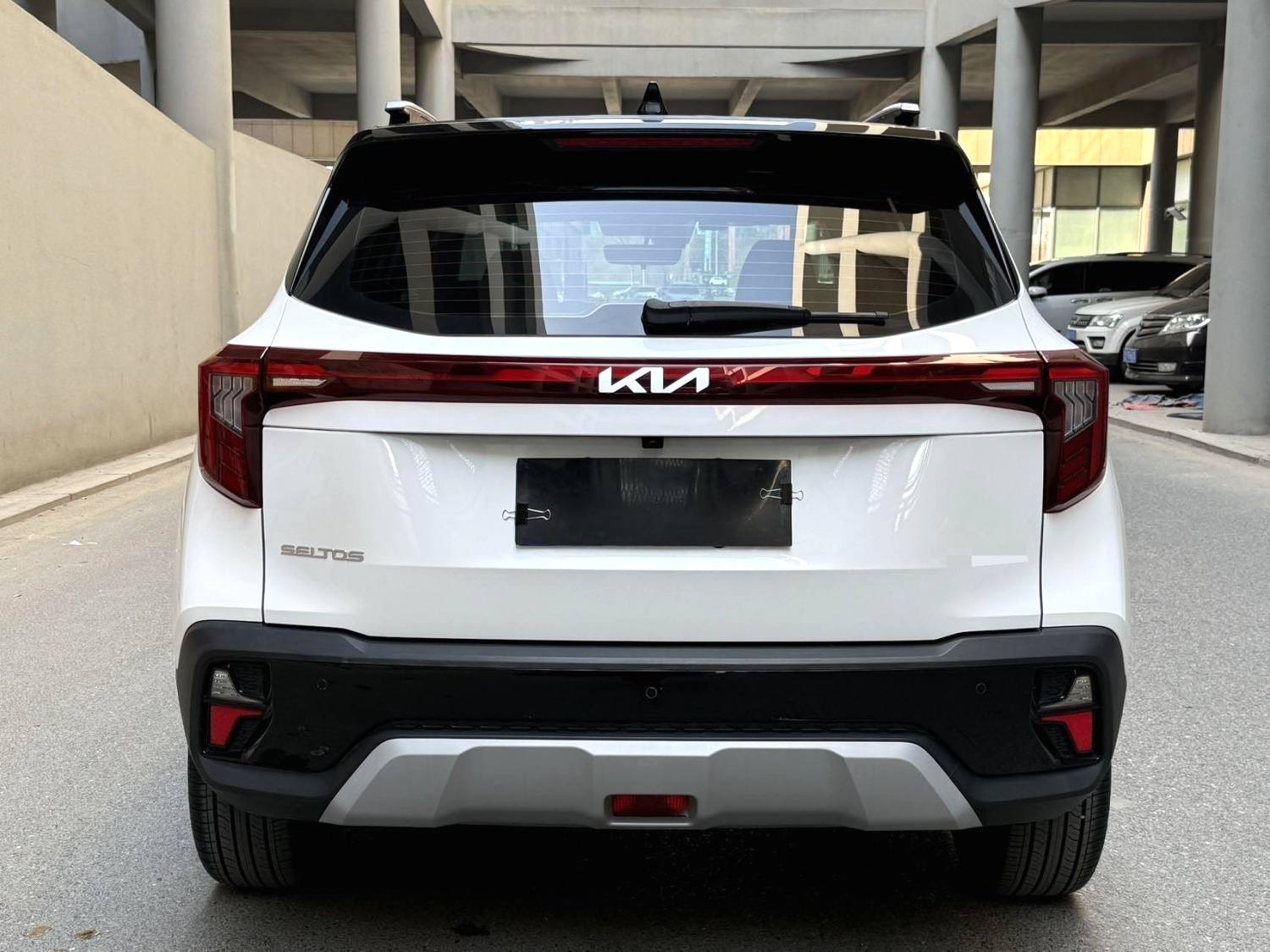 Kia Seltos 2023 car image #5