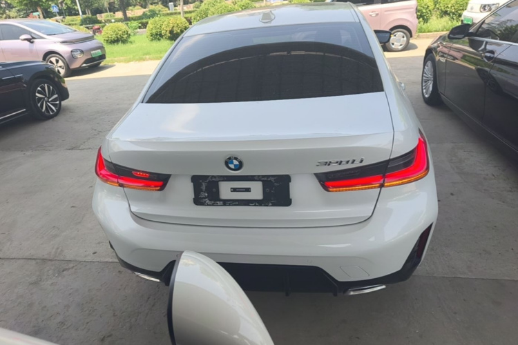 BMW 3 Series 2024 #6 BMW 3 Series 2024 car image #6