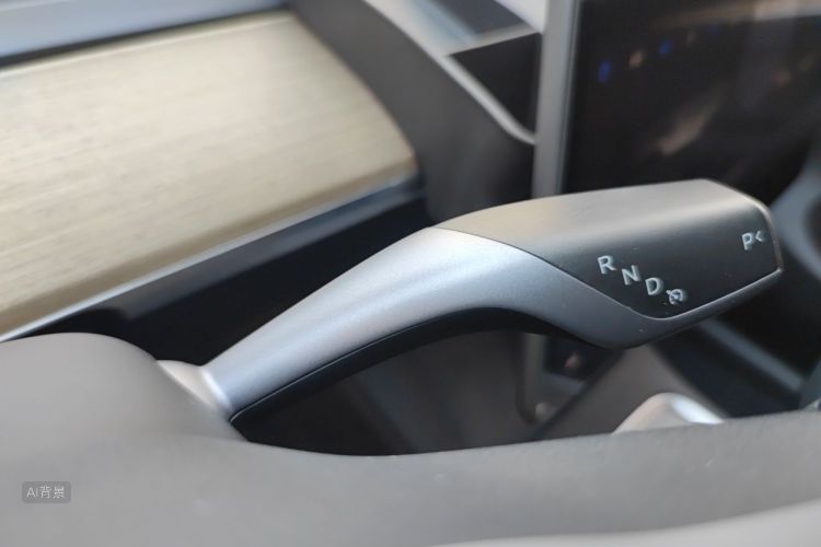 Tesla Model Y 2023 #16 Tesla Model Y 2023 car image #16