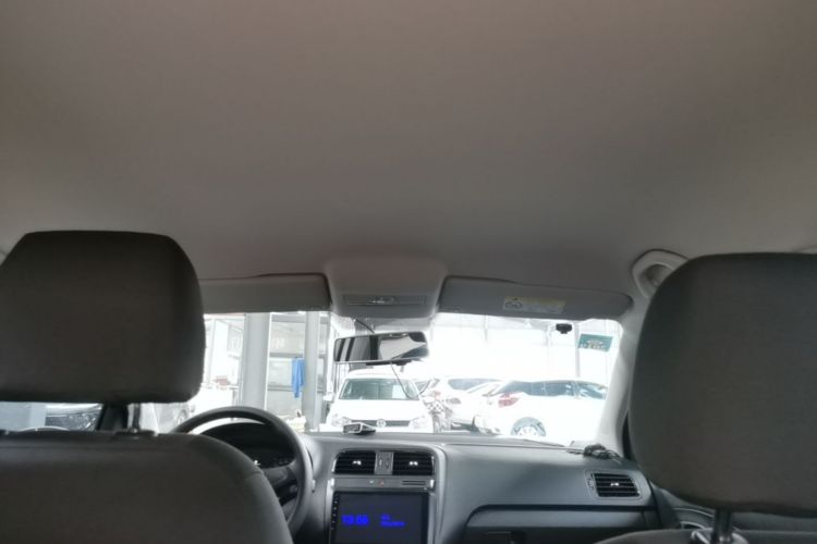 Volkswagen Polo 2017 car image #20