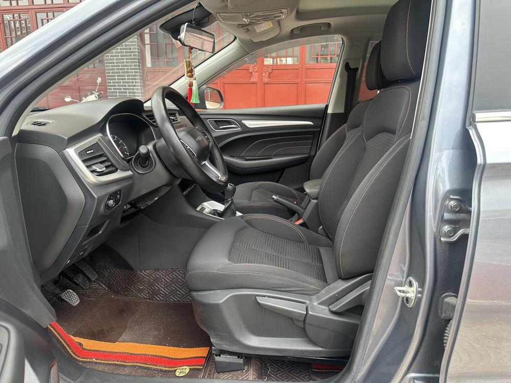 Roewe RX3 2023 #8 Roewe RX3 2023 car image #8