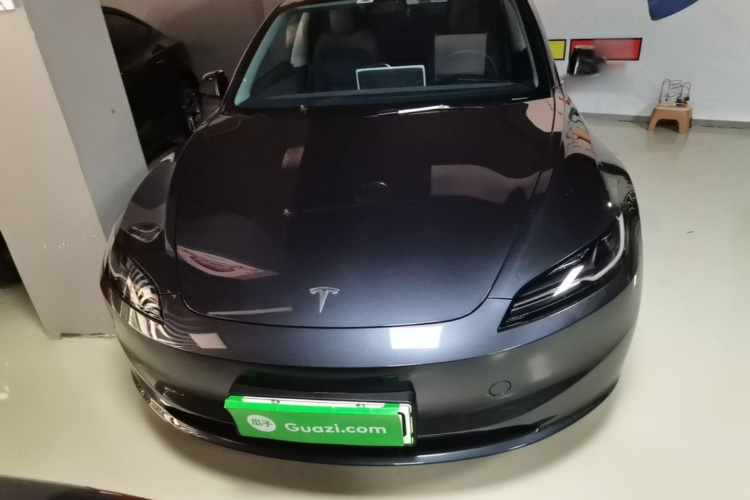 Tesla Model 3 2024 car image #3