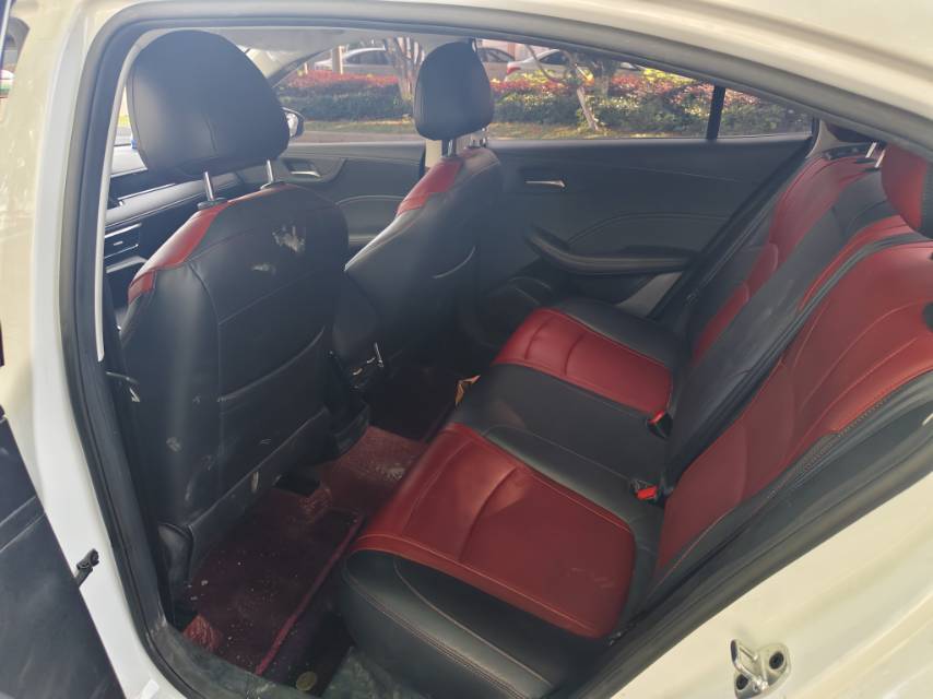 Roewe i5 2024 car image #3