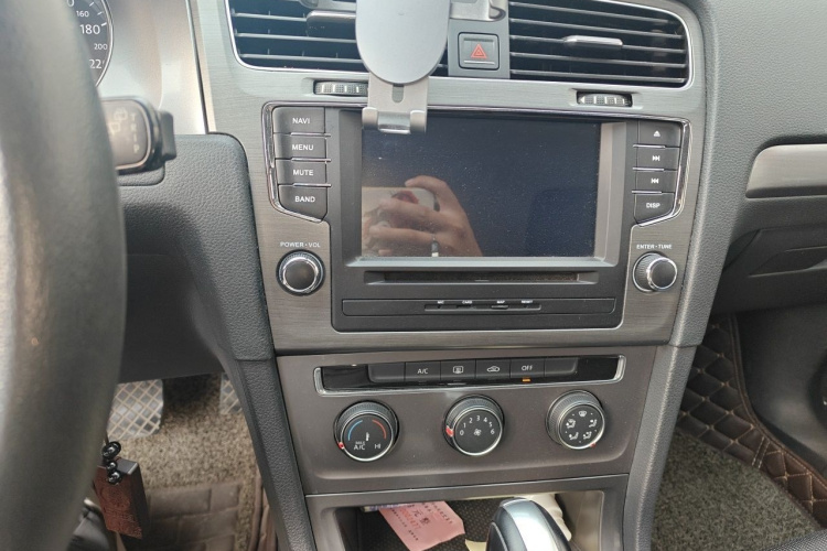 Volkswagen Golf 2016 car image #17