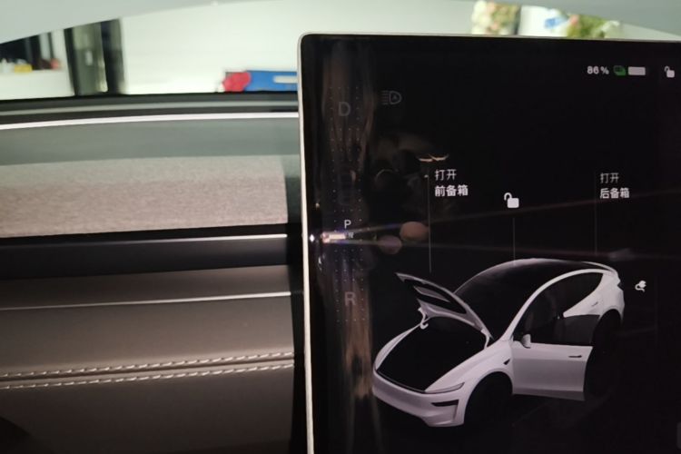 Tesla Model Y 2026 #21 Tesla Model Y 2026 car image #21