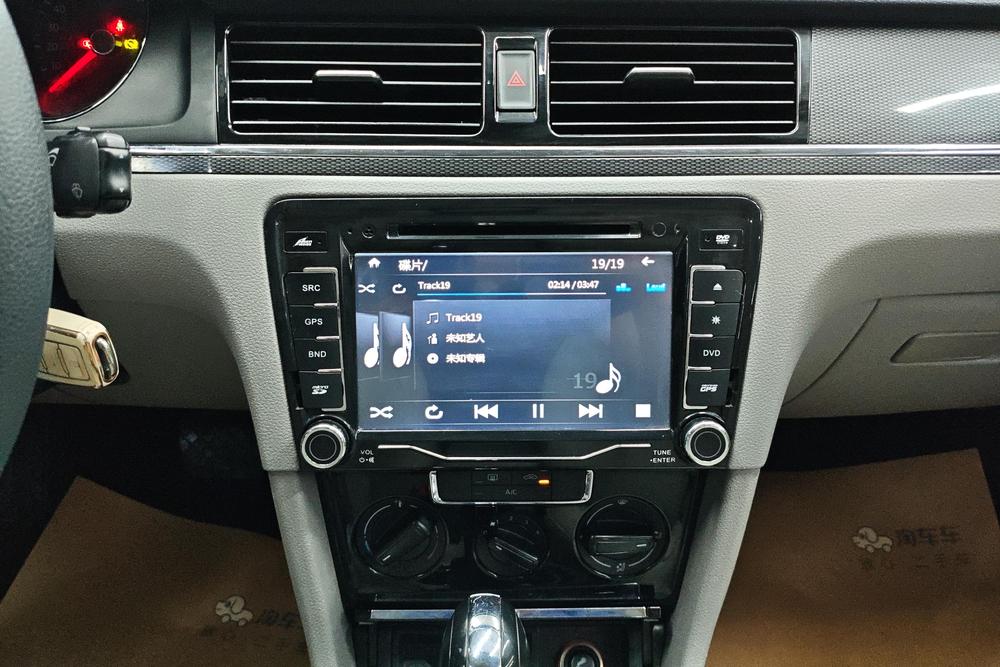 Volkswagen Bora 2013 immagine di auto #8