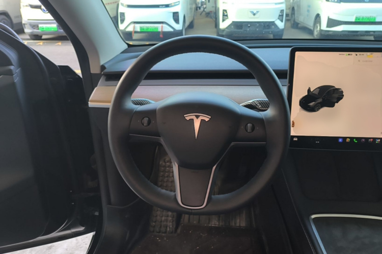 Tesla Model Y 2022 صورة سيارة #11