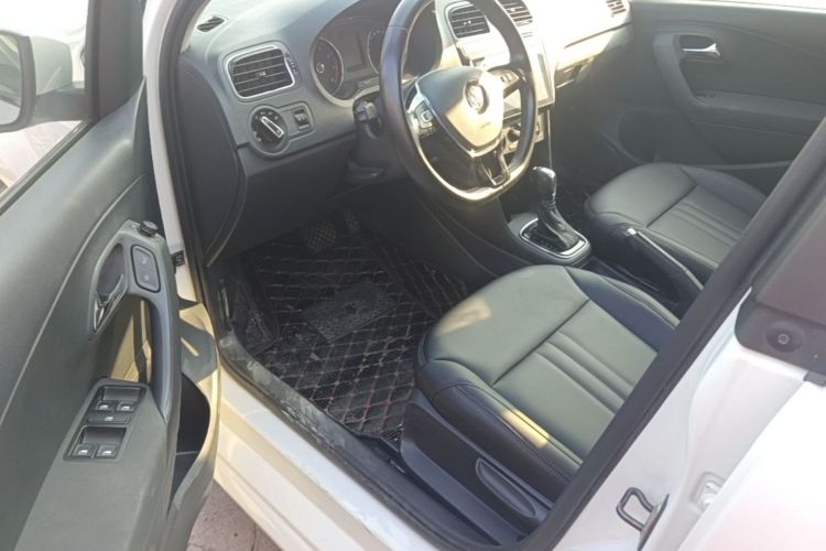 Volkswagen Polo 2017 #16 Volkswagen Polo 2017 car image #16