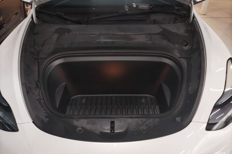 Tesla Model Y 2023 #20 Tesla Model Y 2023 car image #20