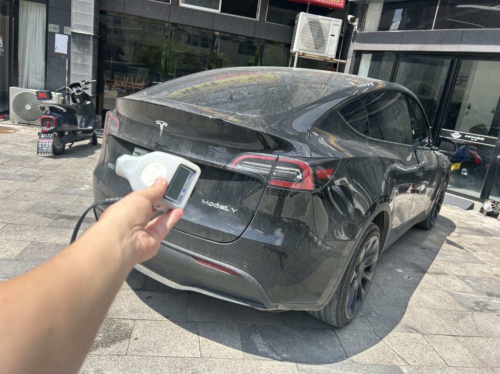 Tesla Model Y 2022 car image #3