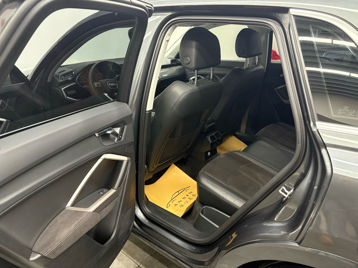 Audi Q3 2021 car image #15