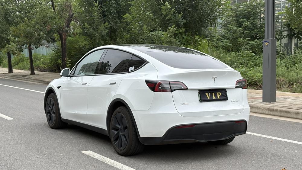 Tesla Model Y 2024 car image #5