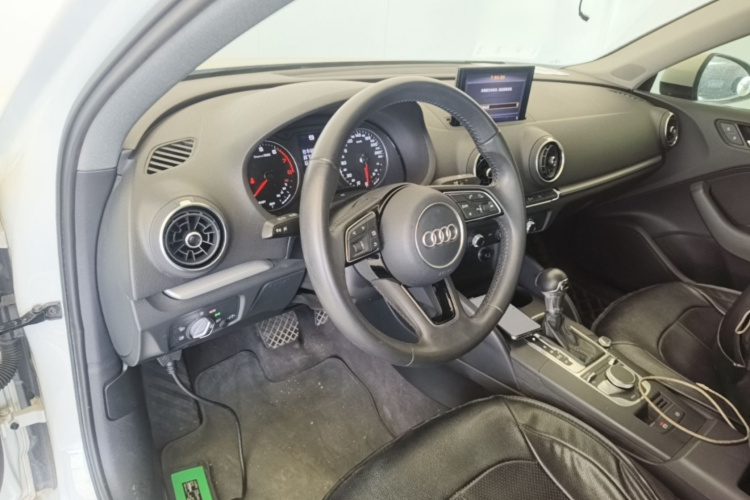 Audi A3 2018 car image #11
