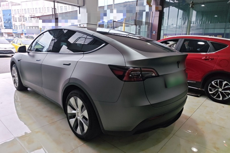 Tesla Model Y 2023 #5 Tesla Model Y 2023 car image #5