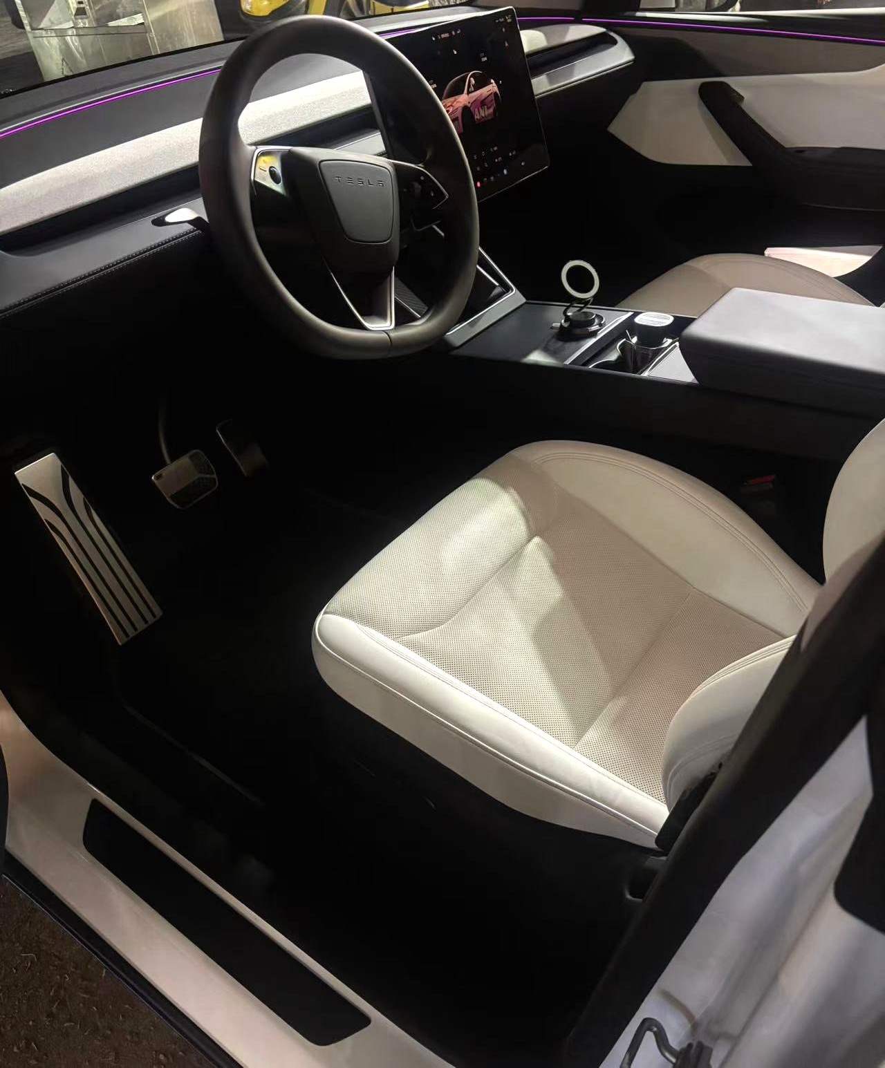 Tesla Model Y 2025 car image 