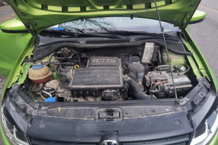 Volkswagen Polo 2015 car image #22