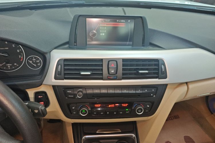 BMW 3 Series 2015 car image #13