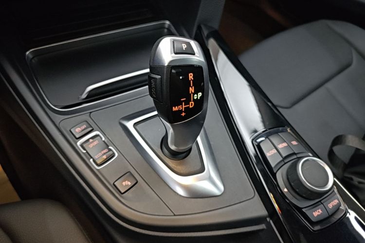 BMW 3 Series 2017 #14 BMW 3 Series 2017 car image #14