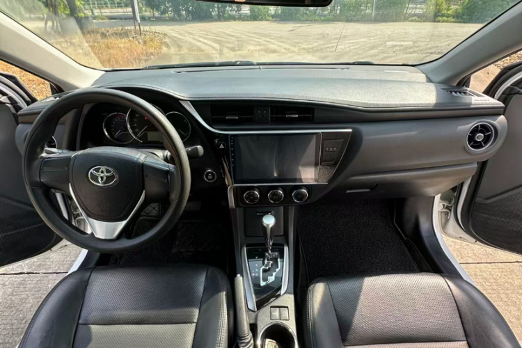 Toyota Corolla 2017 #10 Toyota Corolla 2017 car image #10