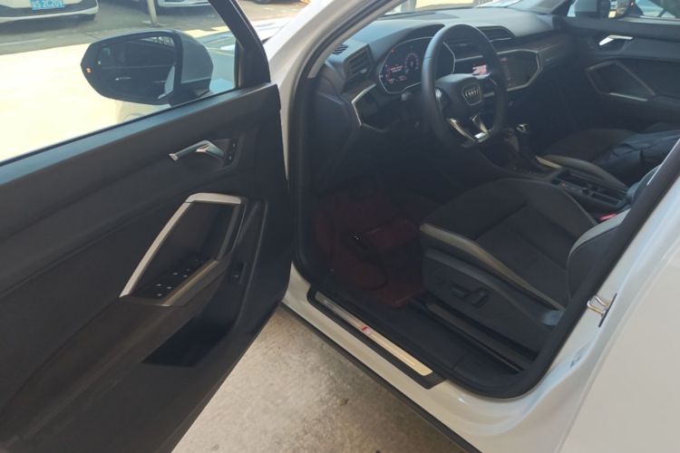 Audi Q3 2019 #16 Audi Q3 2019 car image #16