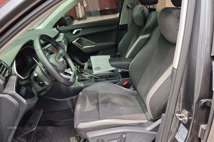 Audi Q3 2023 car image #17