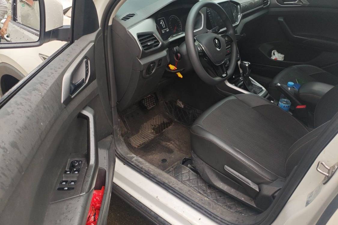 Volkswagen T-Cross 2021 car image #23