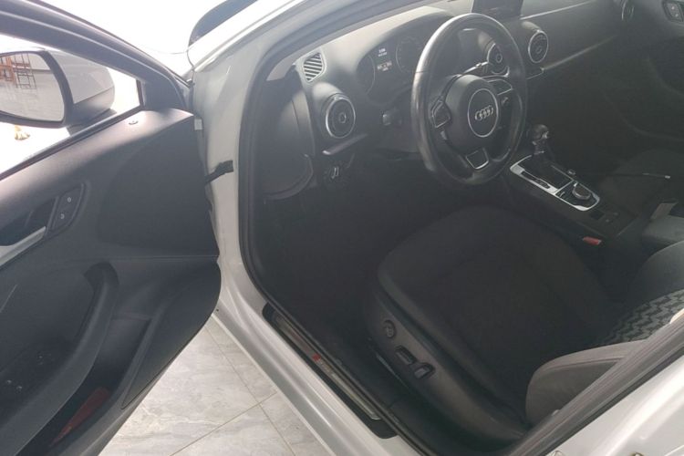 Audi A3 2015 car image #13