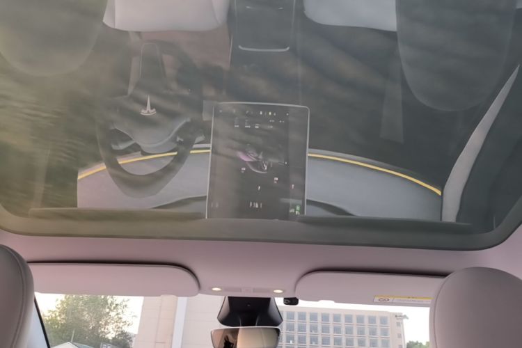 Tesla Model Y 2024 #18 Tesla Model Y 2024 car image #18