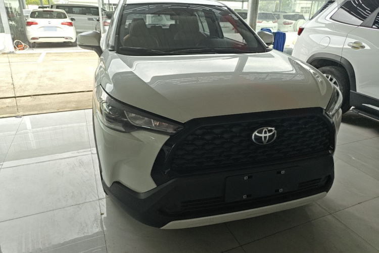 Toyota Corolla Cross 2025 immagine di auto #3