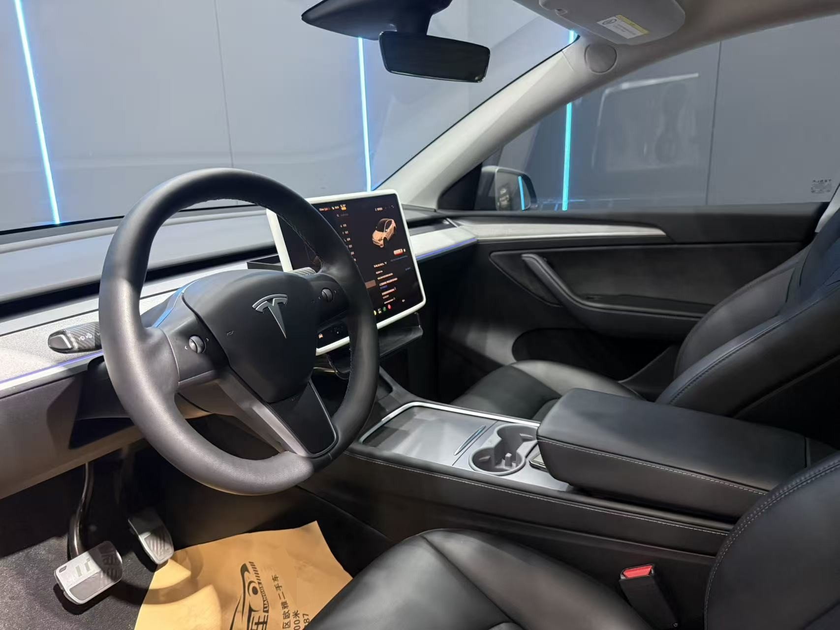 Tesla Model Y 2024 صورة سيارة #11