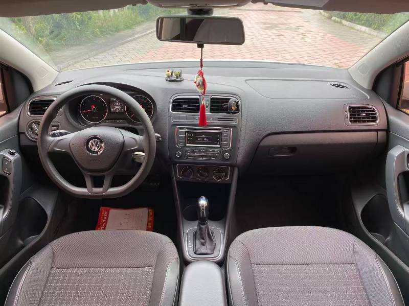 Volkswagen Polo 2016 car image #6
