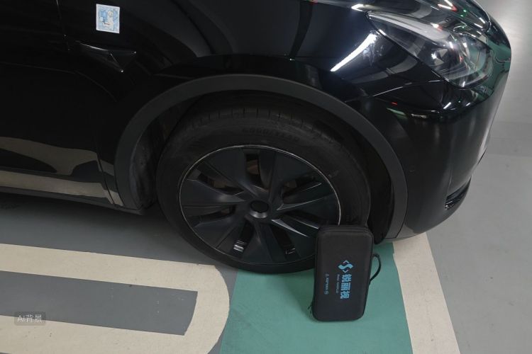 Tesla Model Y 2023 #9 Tesla Model Y 2023 car image #9