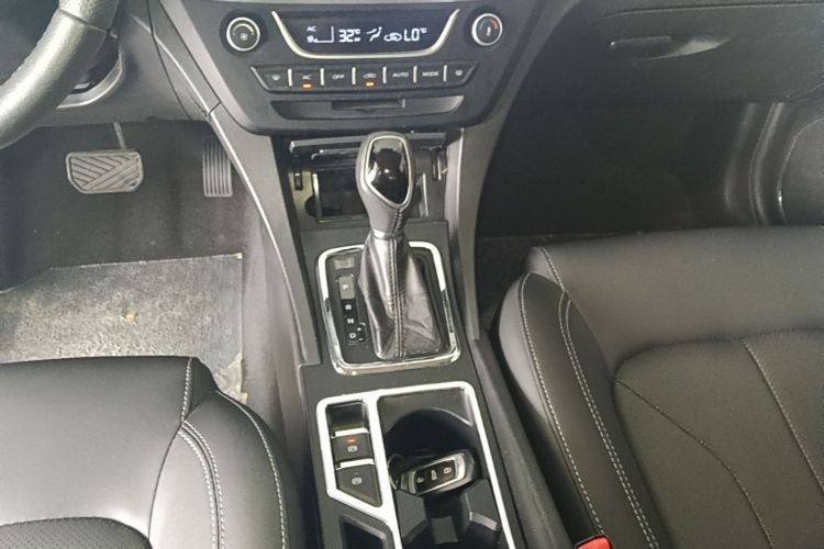 GEELY Emgrand 2017 #14 GEELY Emgrand 2017 car image #14