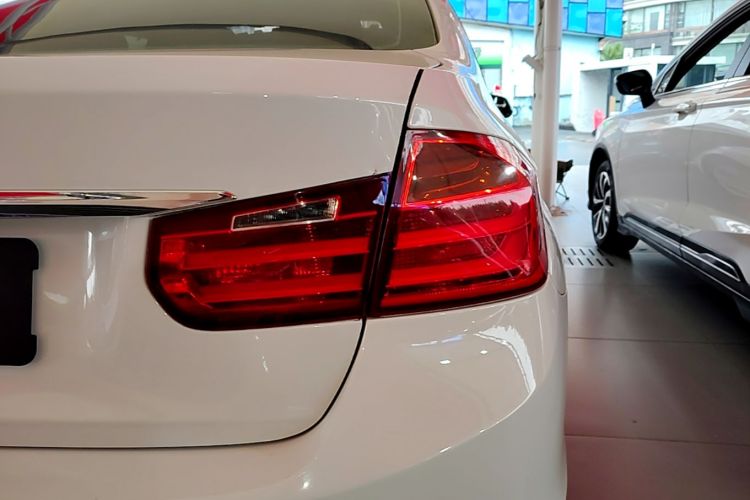 BMW 3 Series 2015 صورة سيارة #8