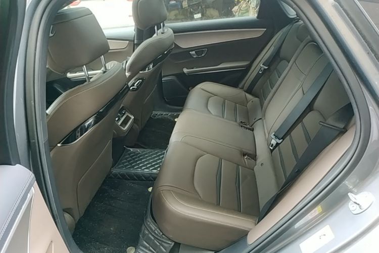 BYD Han 2022 immagine di auto #17