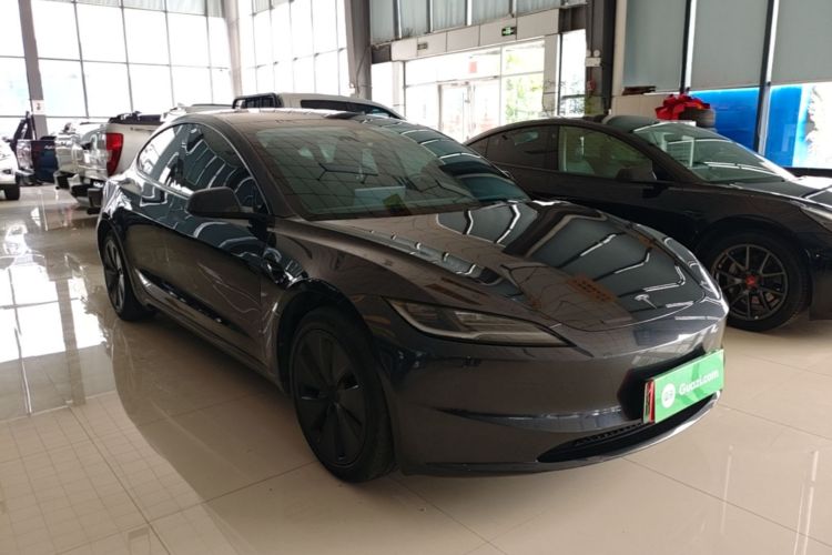 Tesla Model 3 2024 car image #4