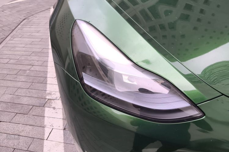 Tesla Model Y 2023 car image #8