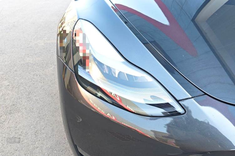 Tesla Model Y 2024 immagine di auto #8