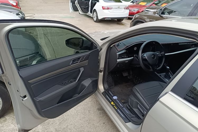 Volkswagen Lavida 2022 car image #16